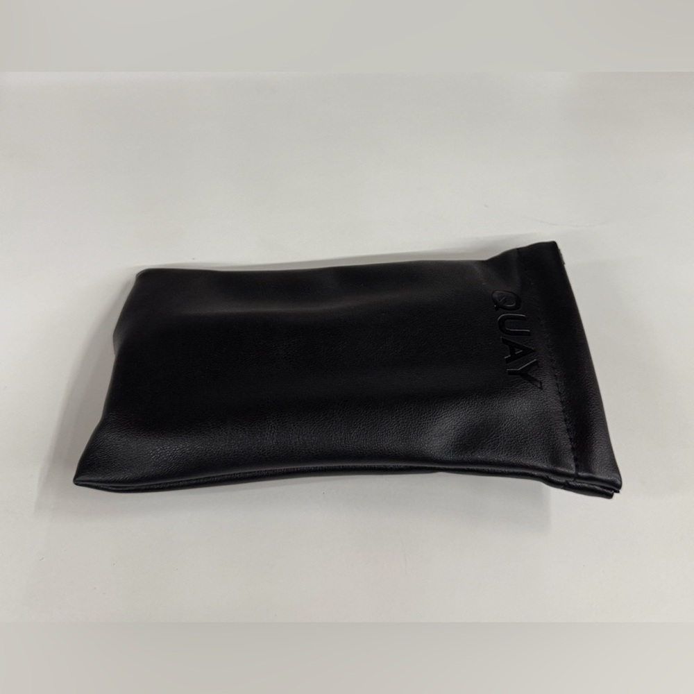 Quay hyped up black / smoke sunglasses - Picture 8 of 9